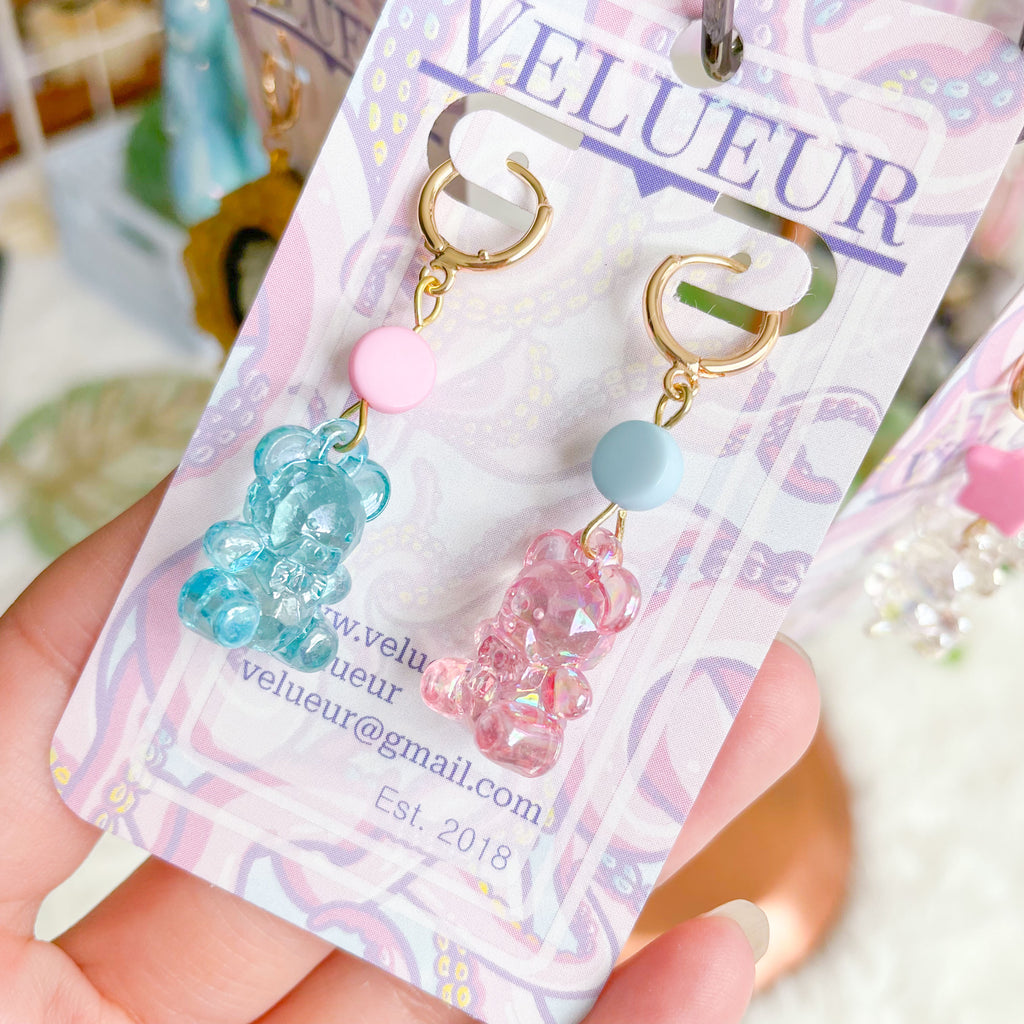 How to Make Glitter Resin Keychains!